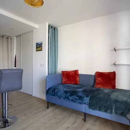 Charming With Balcony In The Heart Of The Liberation District * Nice