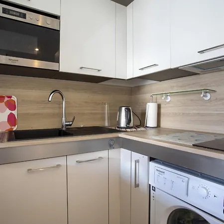 Charming With Balcony In The Heart Of The Liberation District Appartement *
